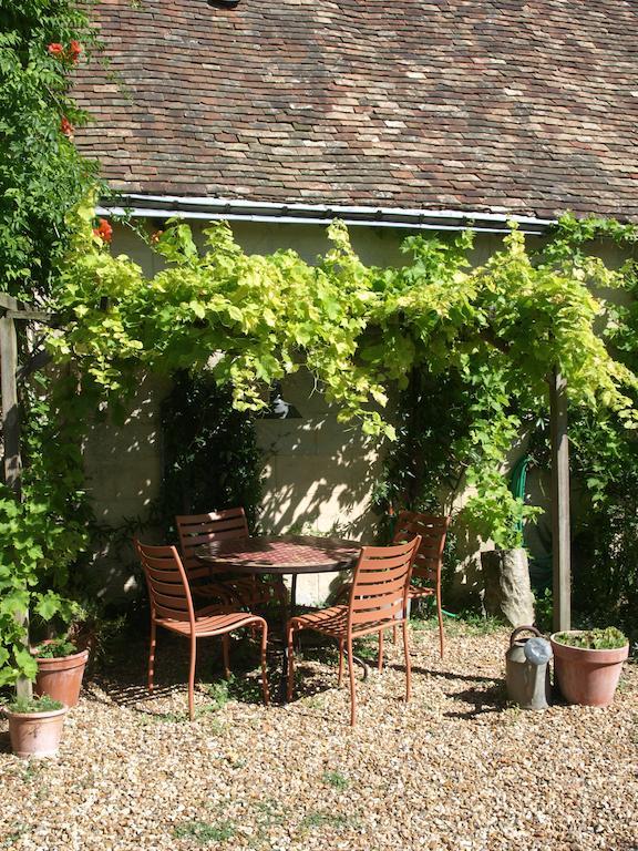 Hôtel Le Vivier à Challes Chambre photo